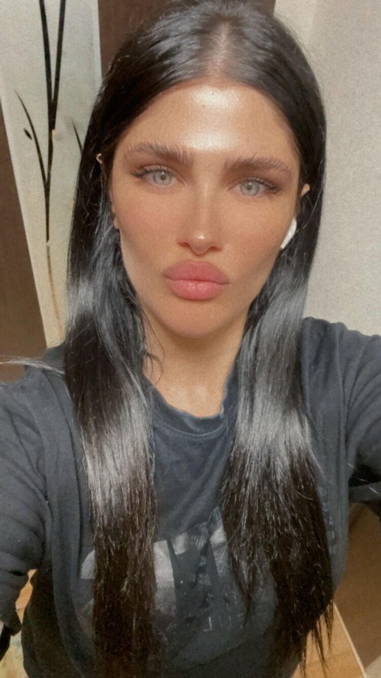  --,   Kamila, 29 ,   