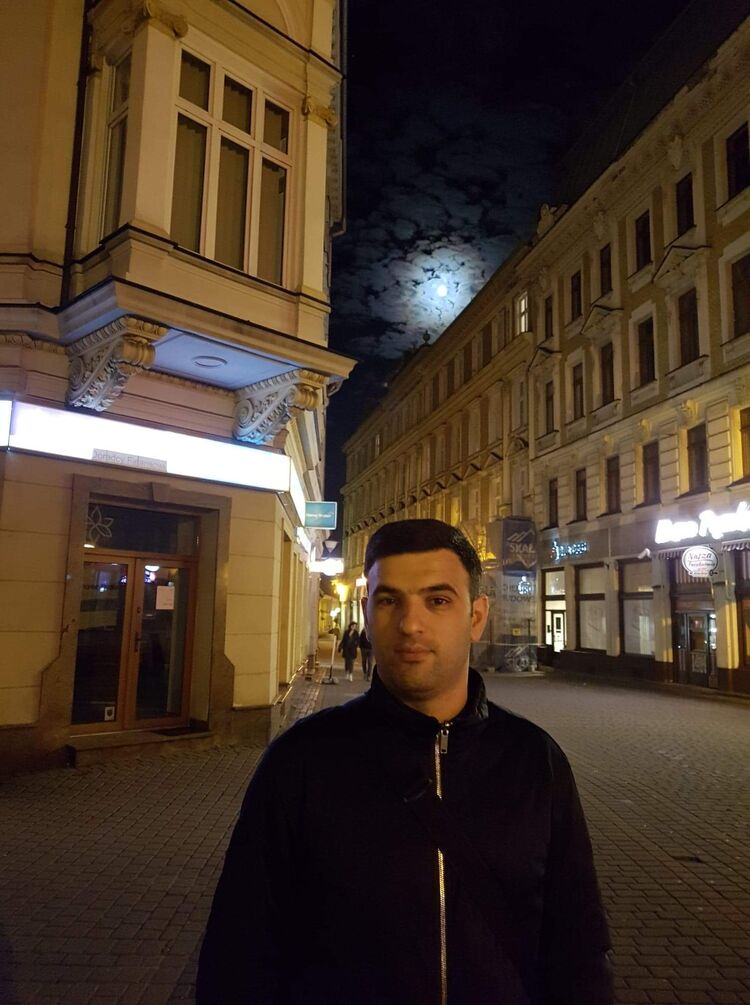  Malachov,   , 40 ,   ,   
