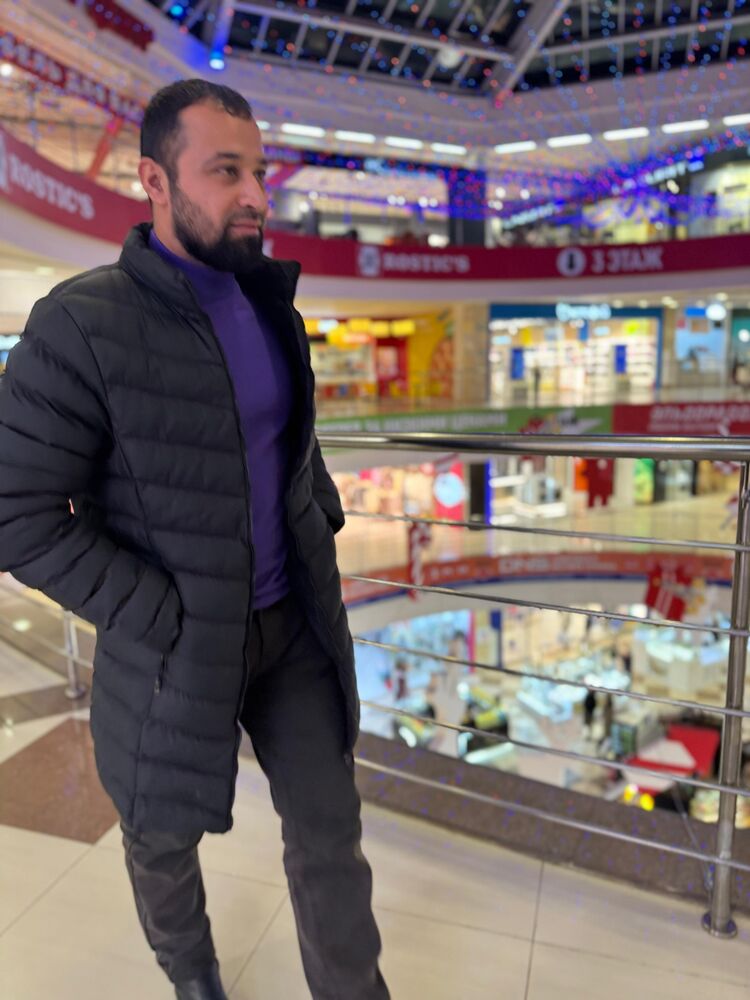  ,   Ali, 34 ,   ,   