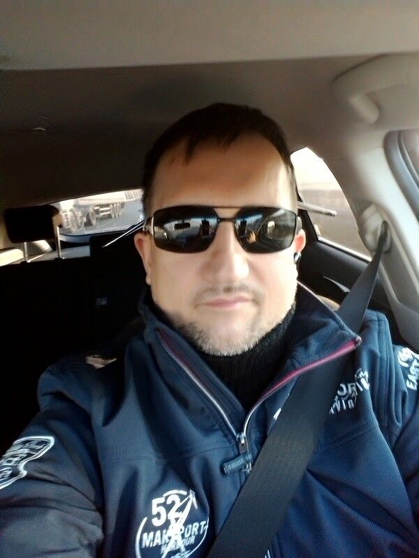  7159869  Hugo, 57 ,    