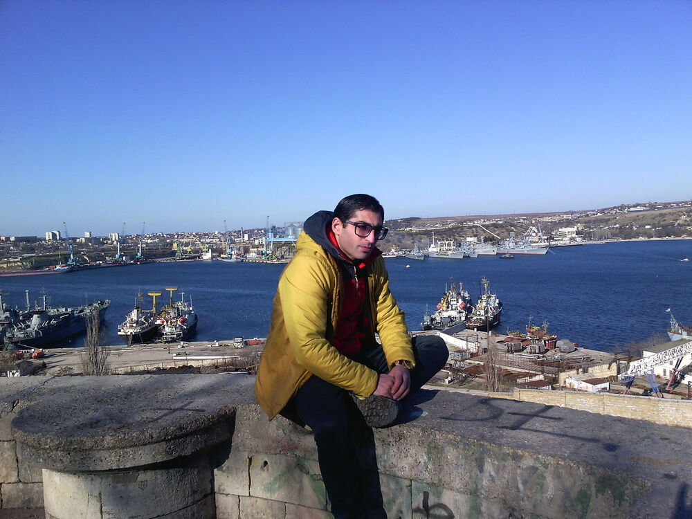  10779389  Hovhannes, 43 ,    