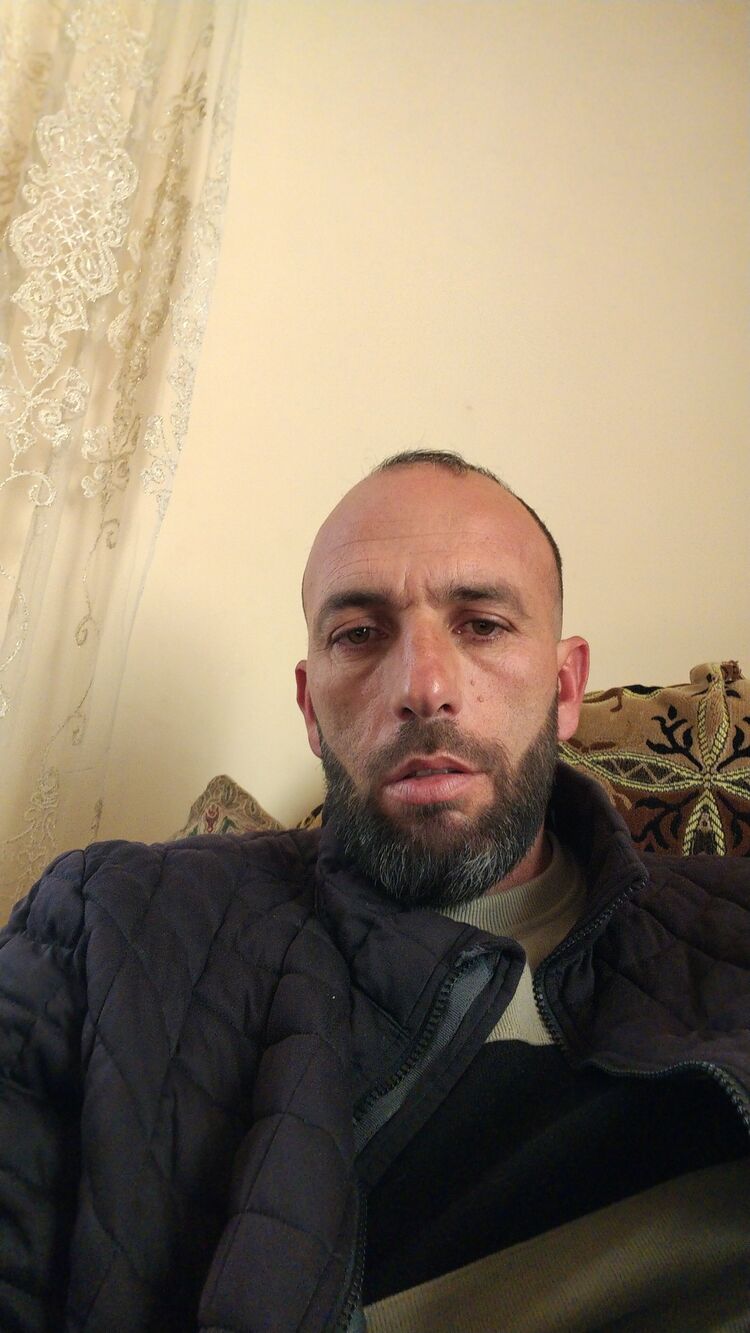  54085199  Arut, 43 ,    