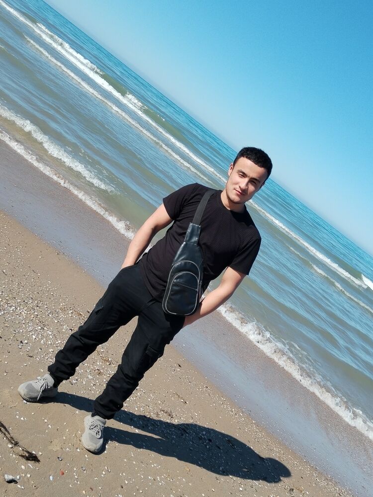  52353489  Murodbek, 25 ,    