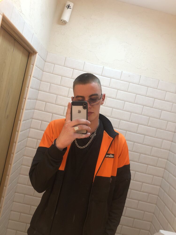  52868649  , 23 ,    