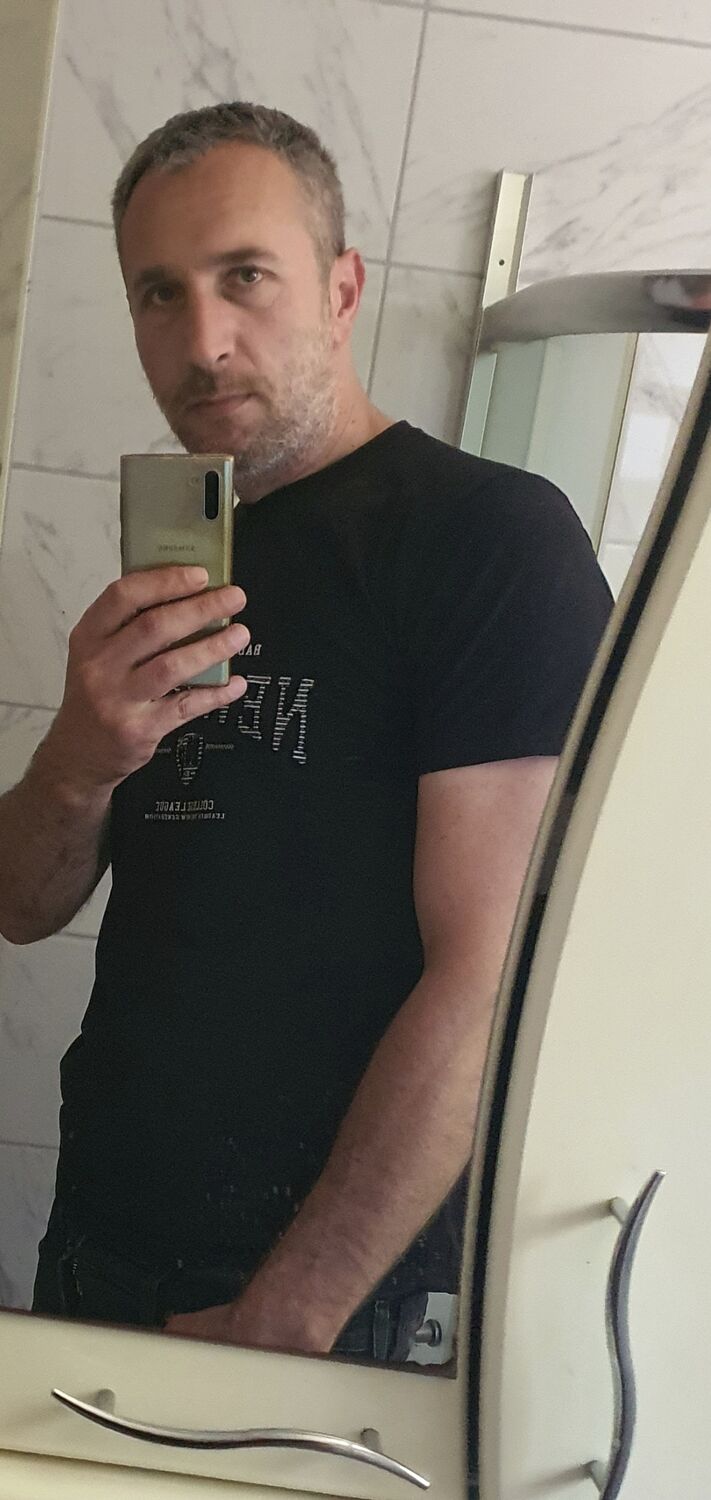  ,   Bojan, 40 ,   c 