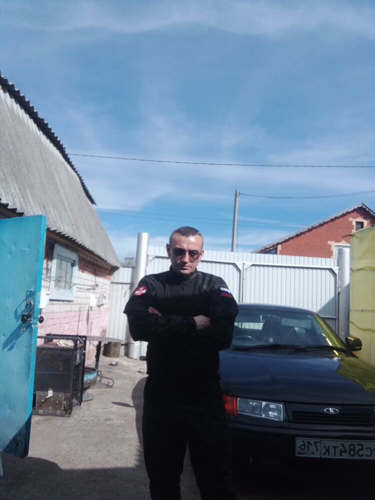  53114179  Albert, 40 ,    
