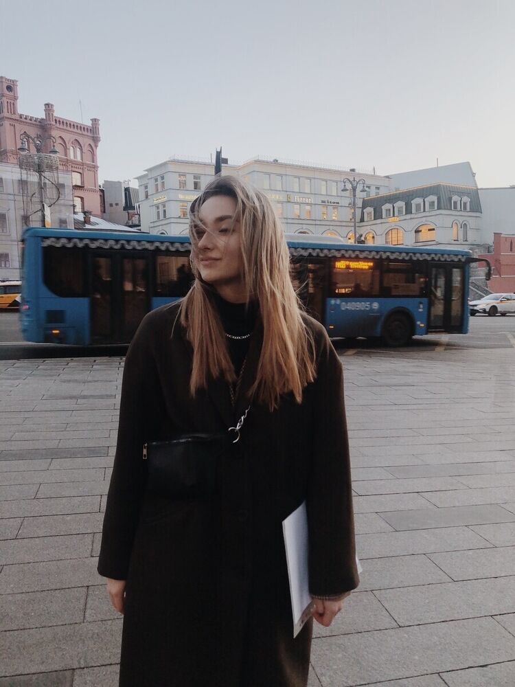  24831809  Elena, 24 ,    -