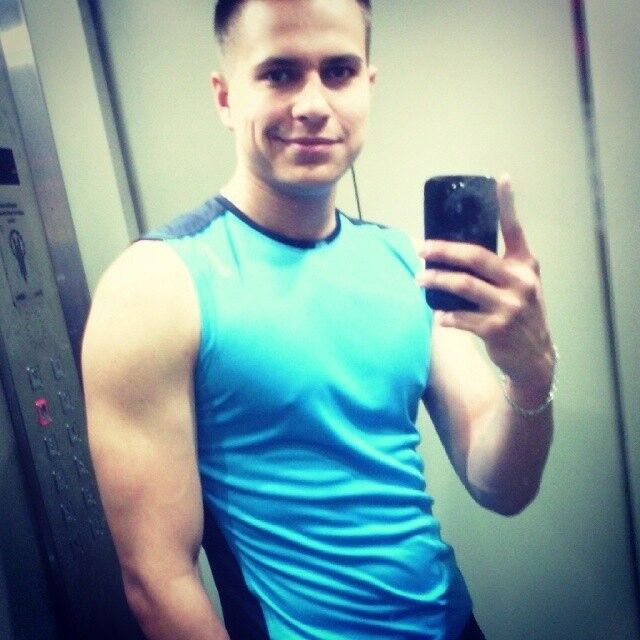  5604219  Artem, 31 ,    -