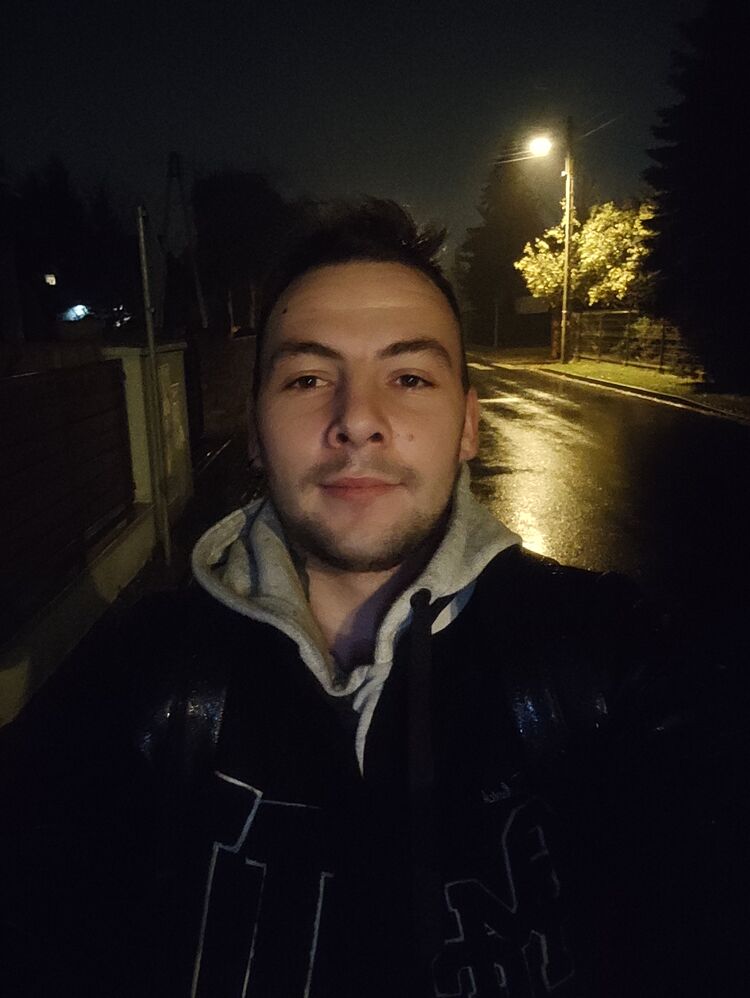  33587159  , 27 ,    Suchy Las