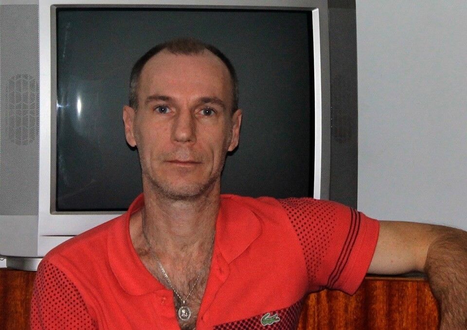  12054889  Dimitros, 56 ,    