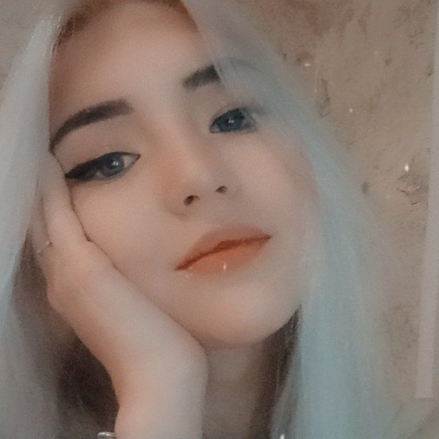  33303479  Arina, 22 ,    