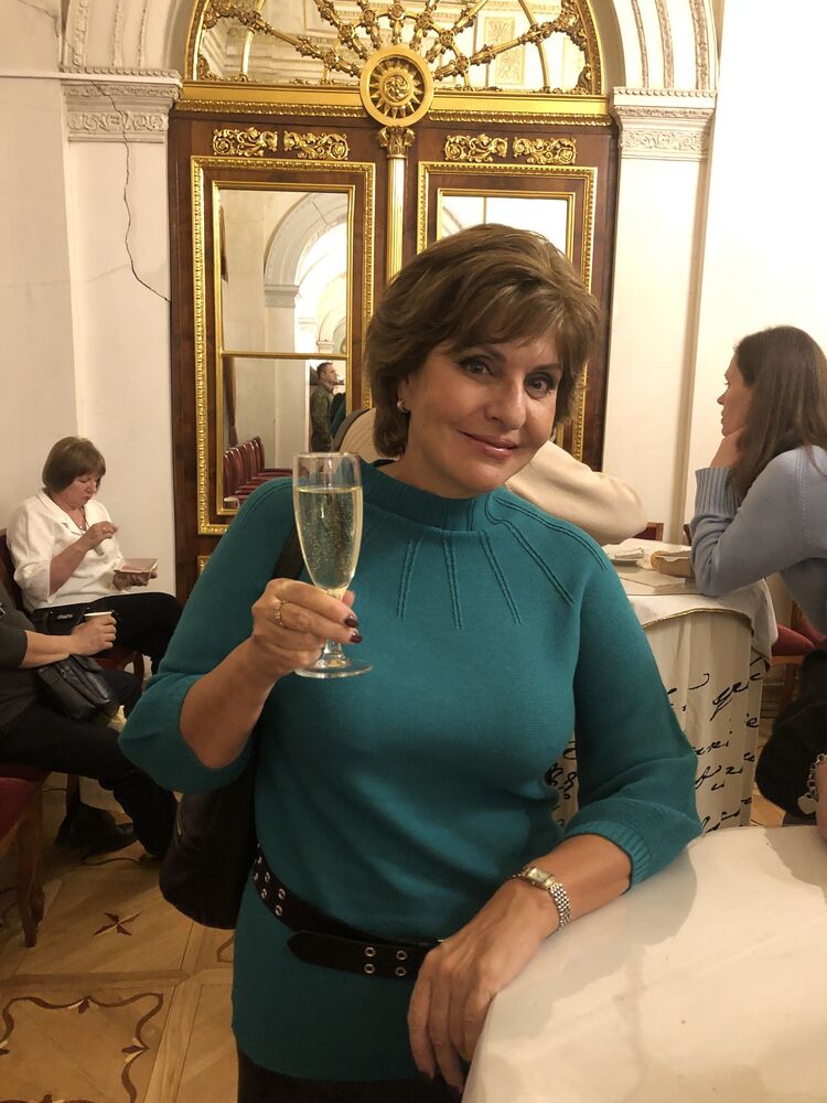  43728179  Irina, 64 ,    Limassol