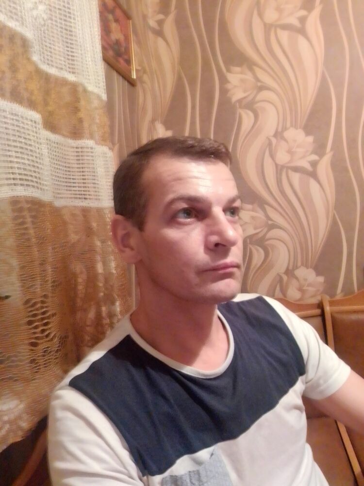  18648019  Leonid, 49 ,    
