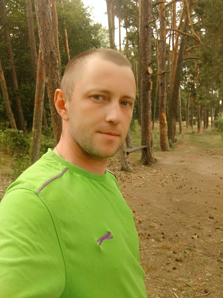  17020039  Igor, 42 ,    Zbynice