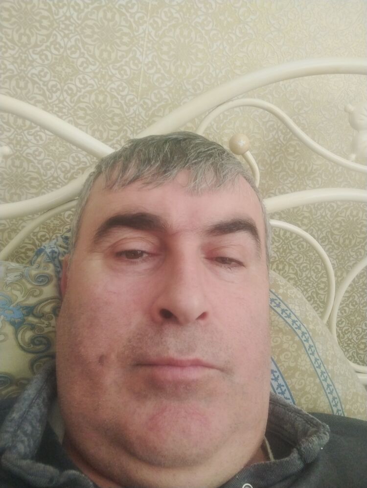  40227399  Malik, 39 ,    