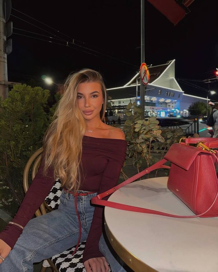 ,   Maria, 31 ,   ,   
