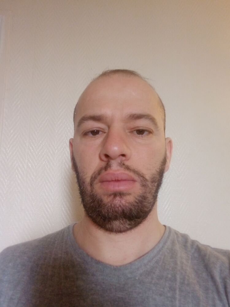 ���������� Pringy, ���� ������� Azzou, 36 ���, ������������ ��� c�������� ���������