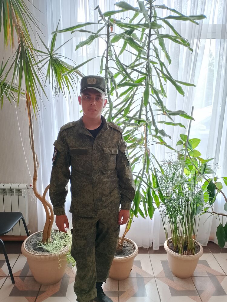  44544569  Alexxx, 27 ,    