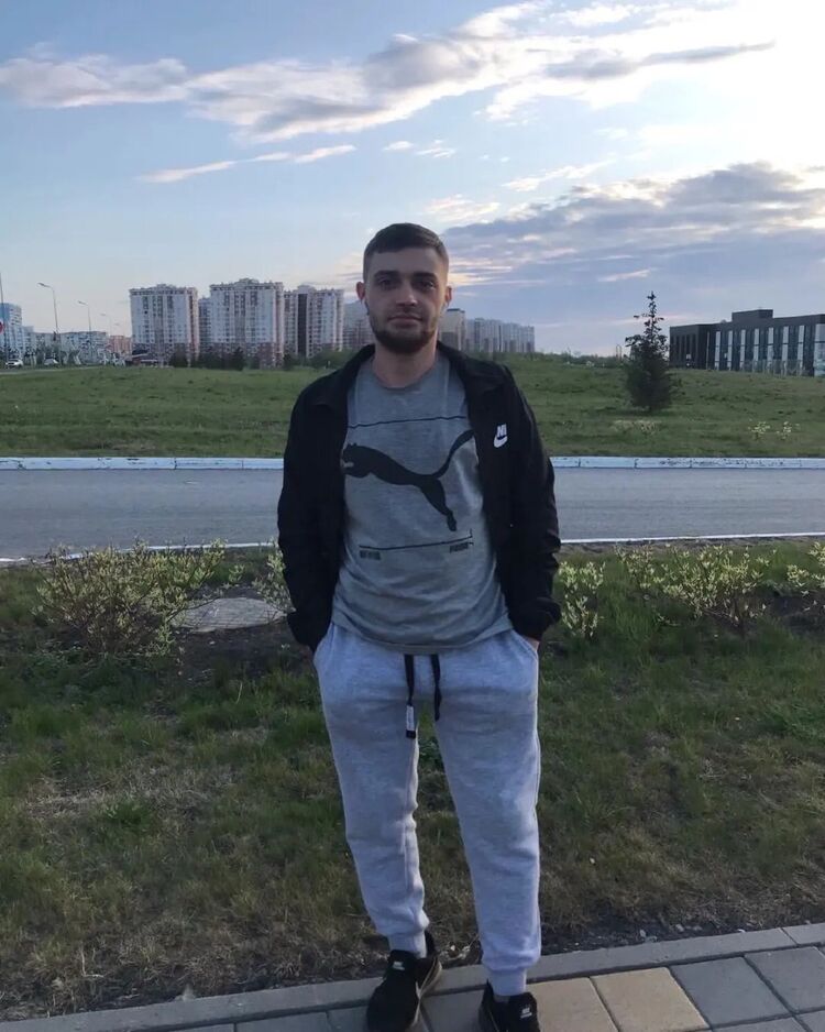  44784329  , 27 ,    