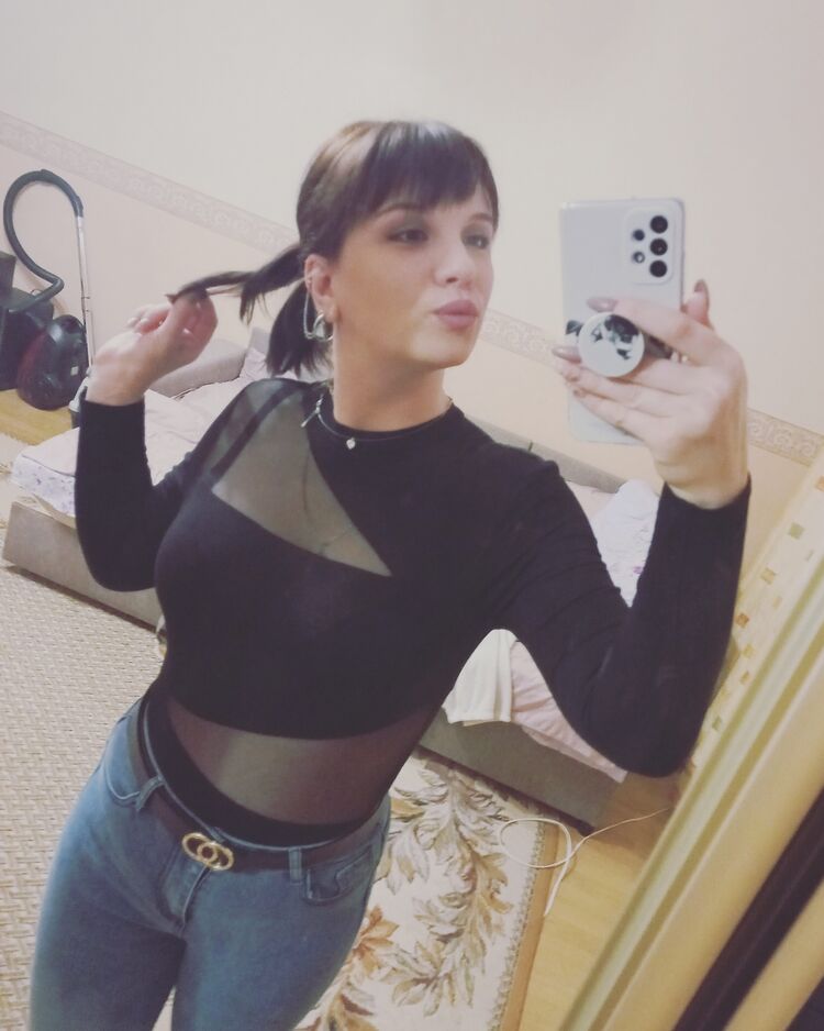  ,   Alexandra, 33 ,     , c , 