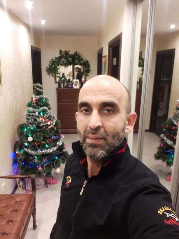 ,   Ali, 44 ,     , c 