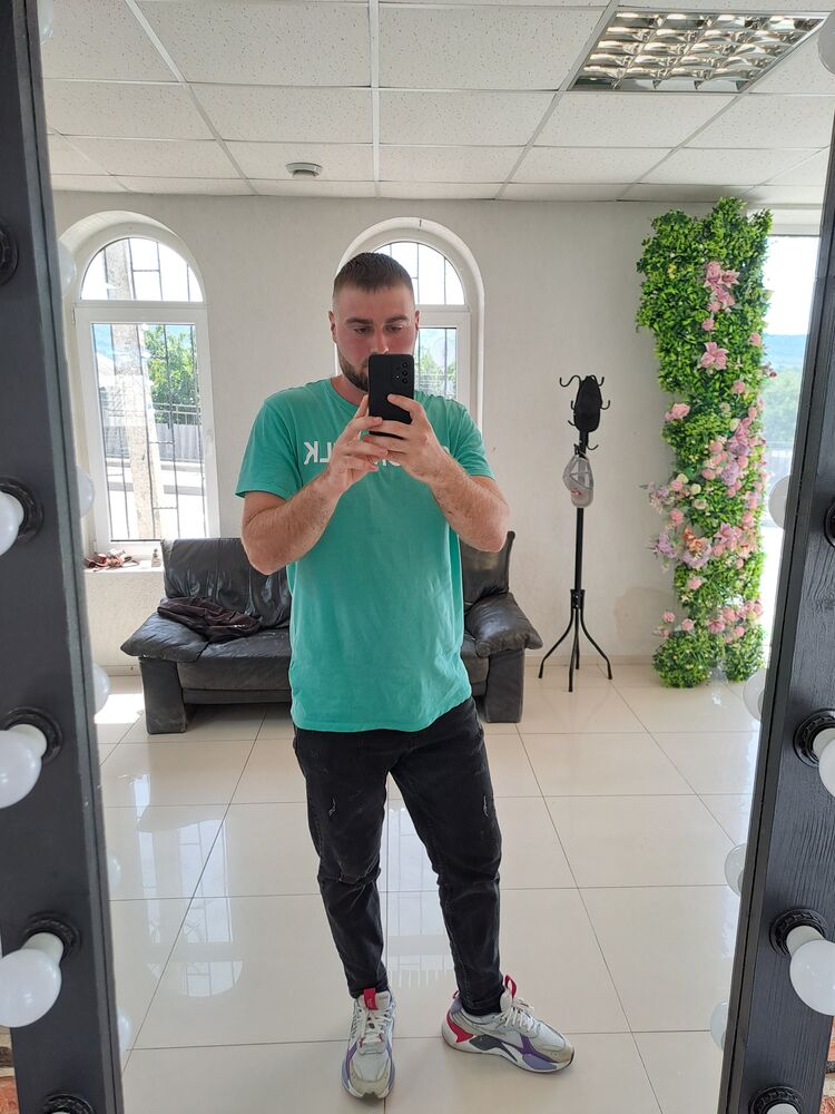  53125509  Costel, 24 ,    