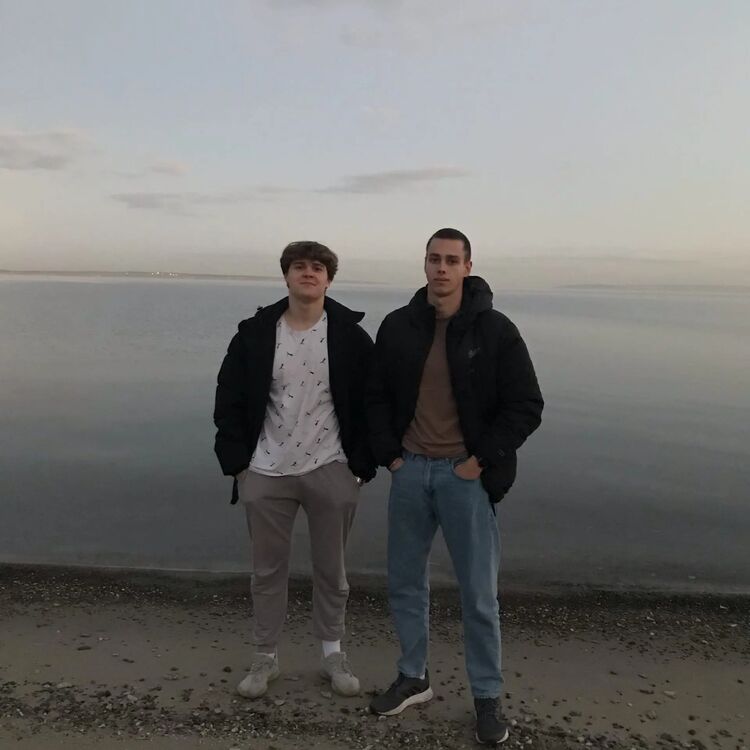  33132989  Alexey, 21 ,    