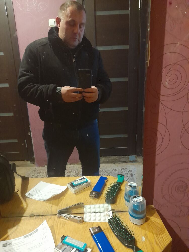  35803539  Vladimir, 41 ,    