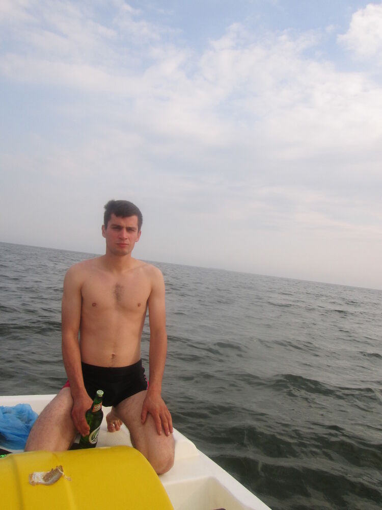 4489649  Sergiu, 40 ,    