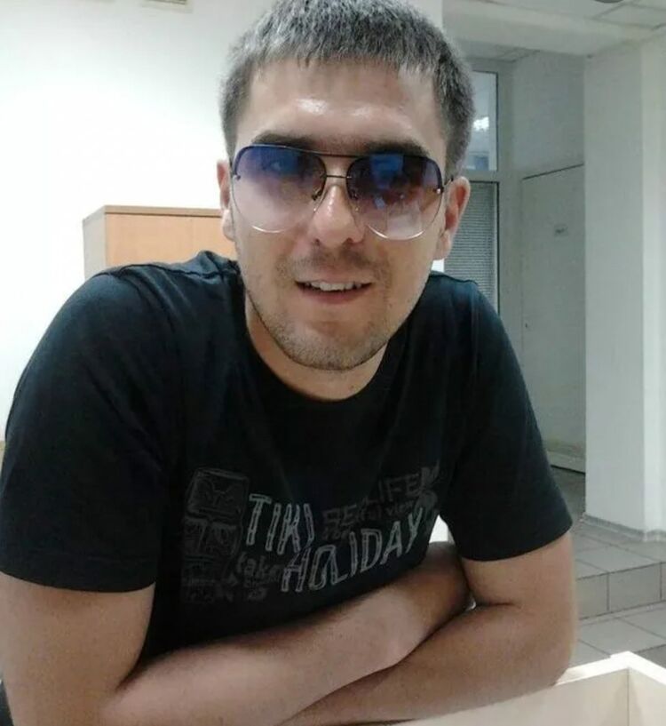 46614329  , 40 ,    