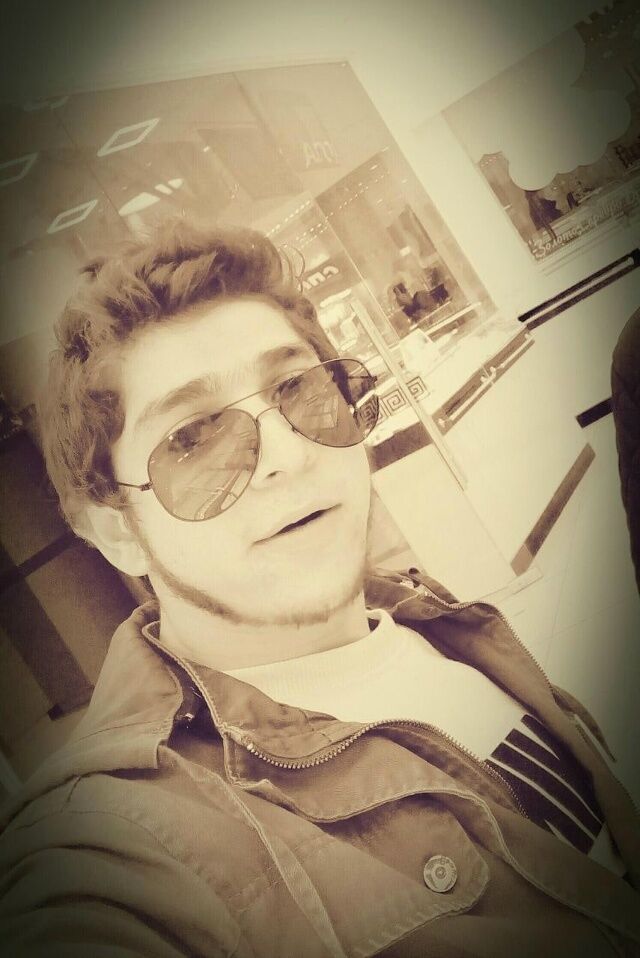  53046189  Issa, 27 ,    