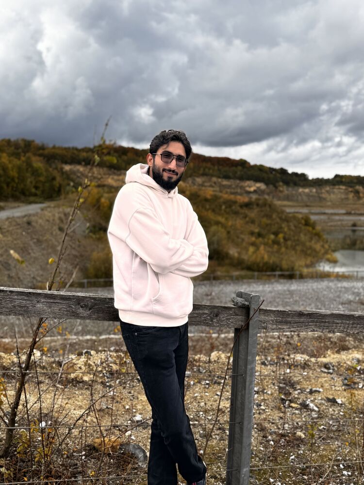 ���� 56221429 ������� Louay, 32 ����, ���� ���������� � Vijlen