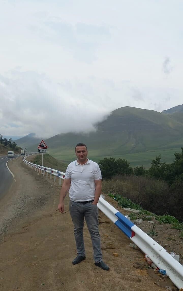  42392419  Gevorg, 38 ,    
