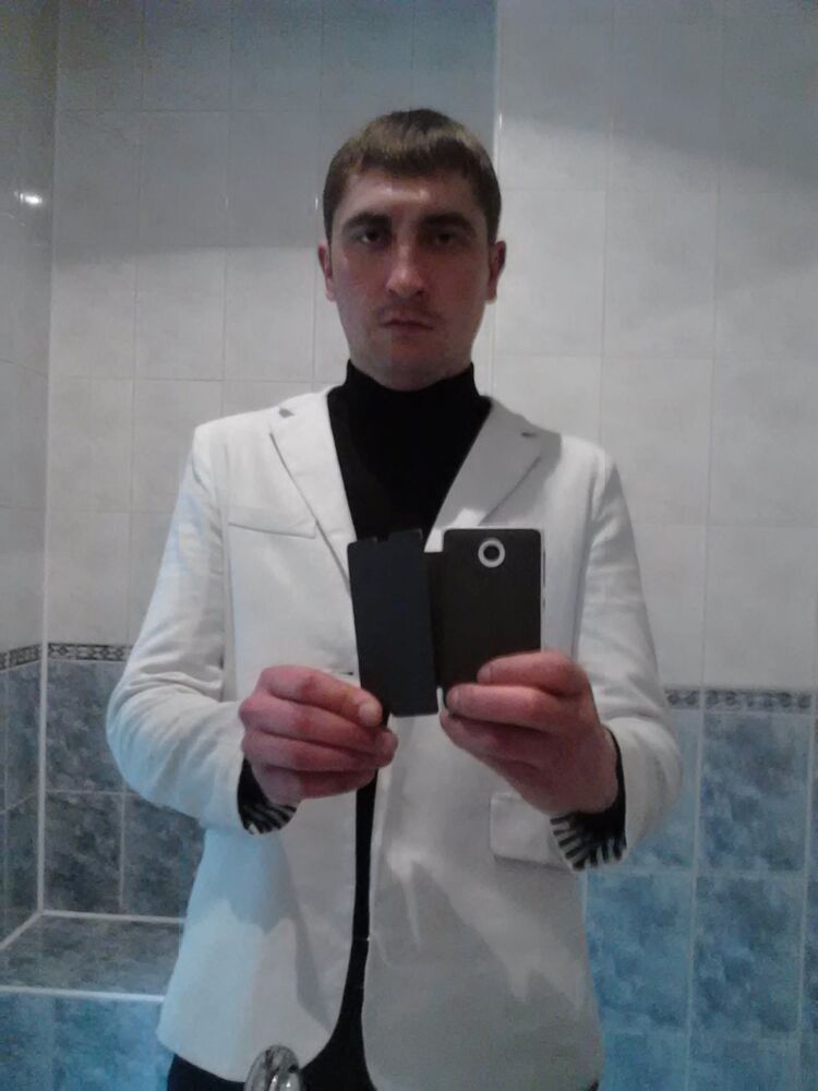  7048979  Denis, 39 ,    