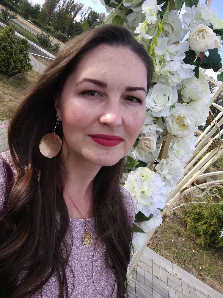  ,   Alena, 39 ,   c 