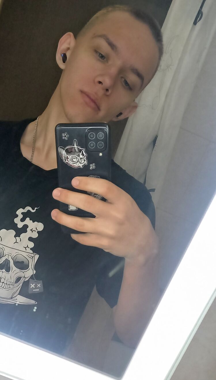  32298689  , 20 ,    