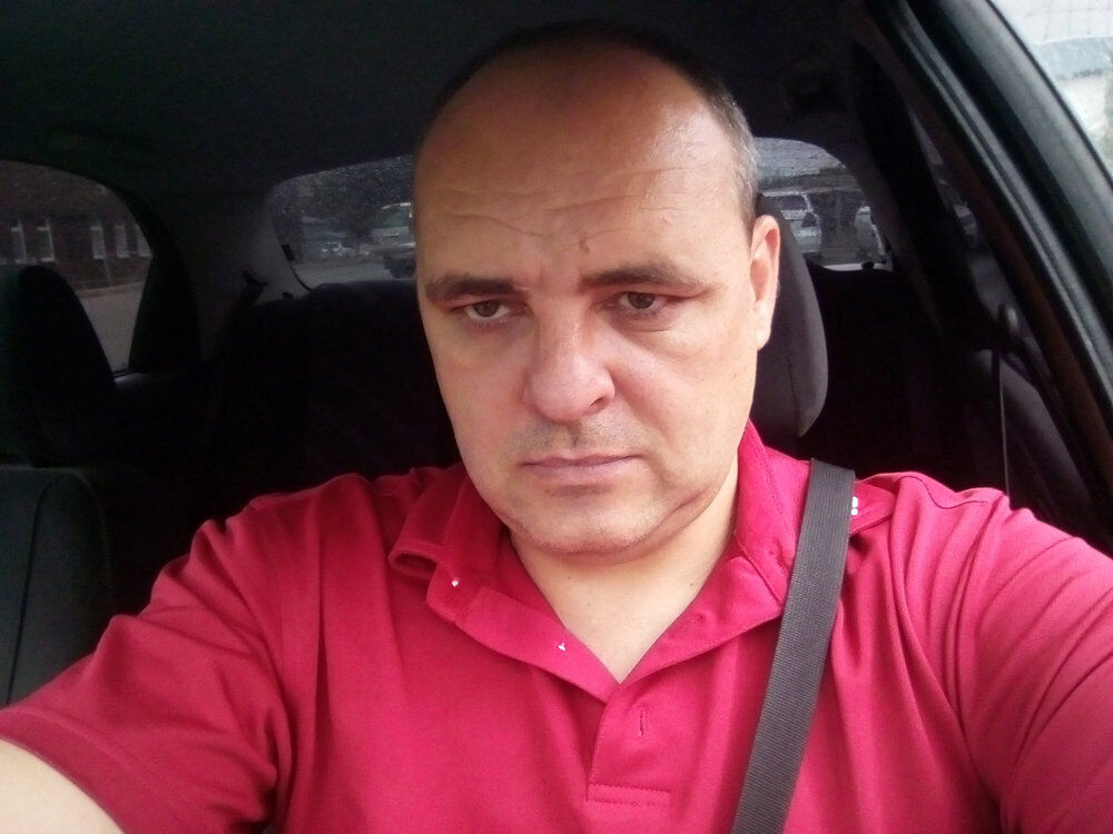  44411569  Konstantin, 51 ,    
