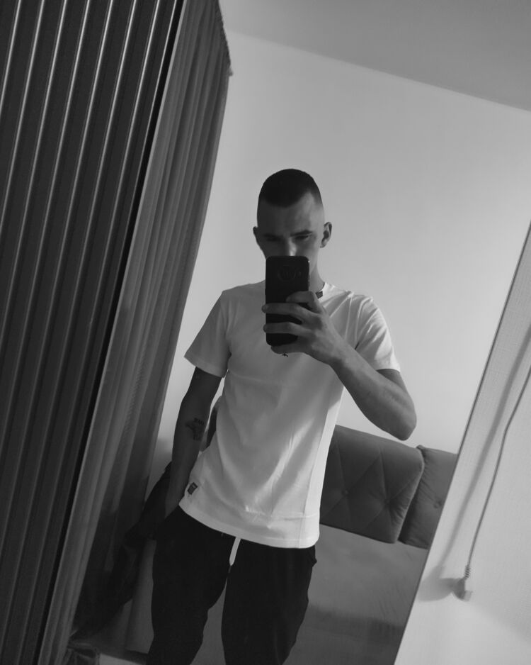  52600359  Ruslan, 20 ,    -