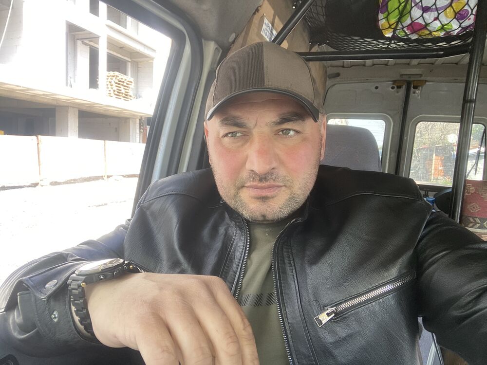  50777119  Sami, 44 ,    