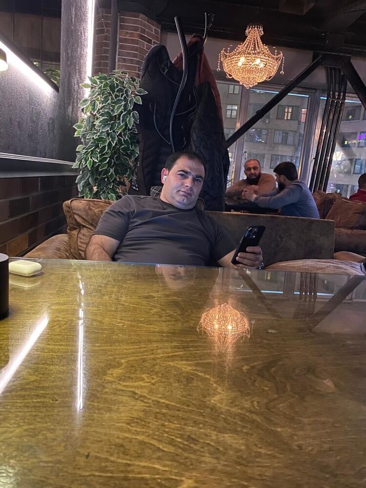  50271609  Farid, 37 ,    