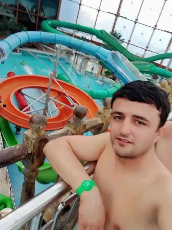  26872499  Anas, 37 ,     