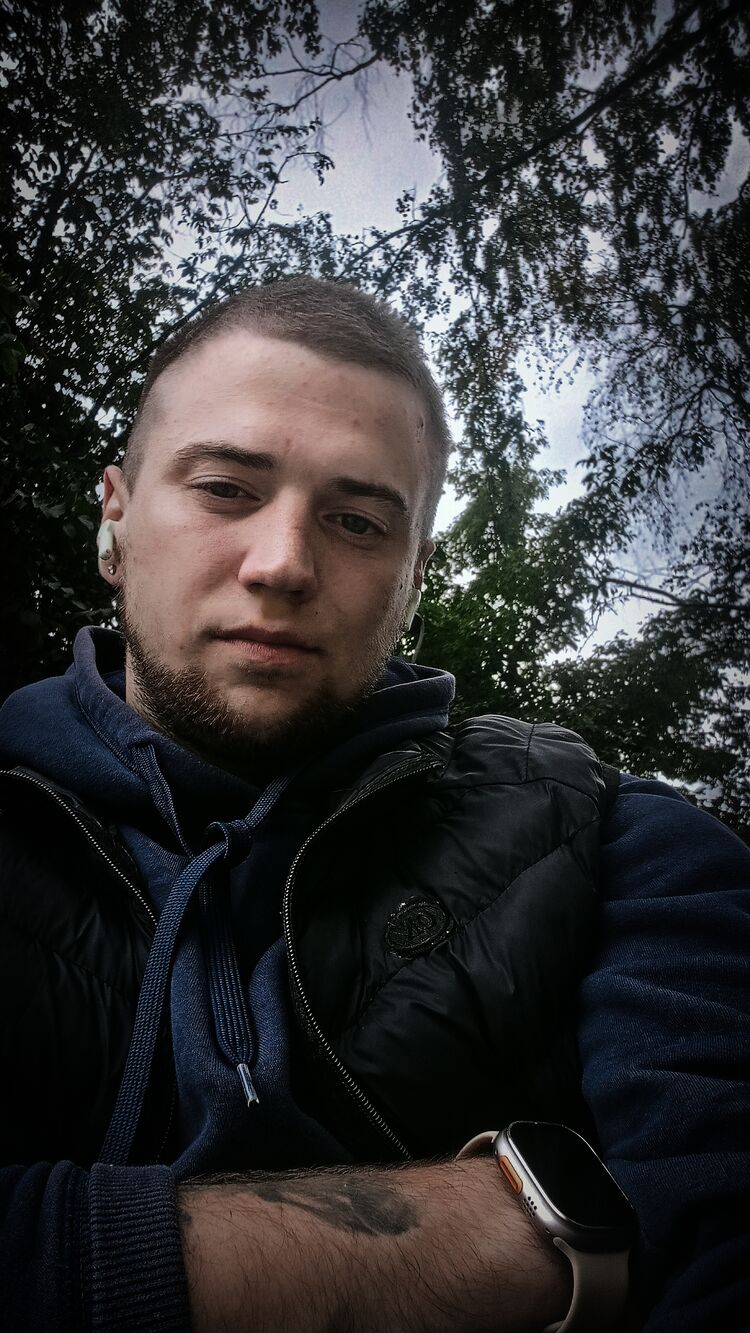  46470349  Igor, 27 ,    