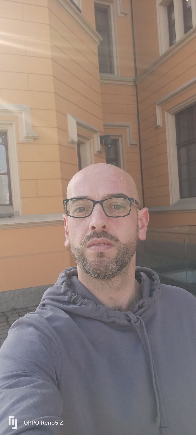  ,   Anatolii, 37 ,   ,   , c , 