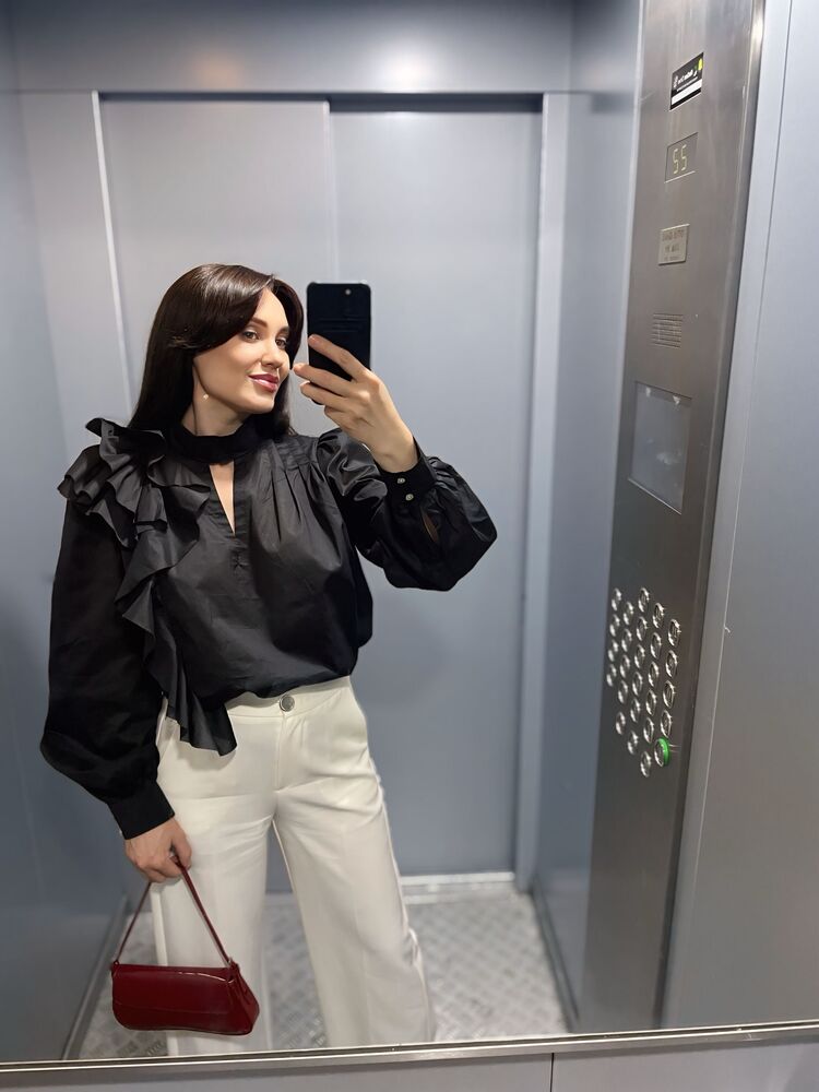  ,   Elena, 39 ,   ,   , c 