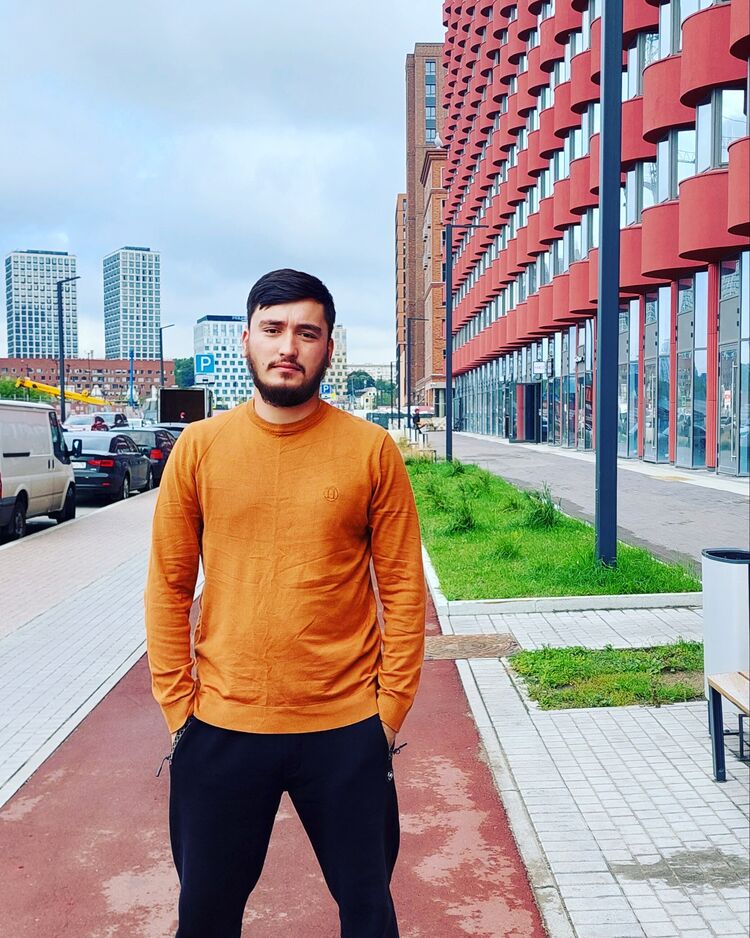  36758689  Alisher, 29 ,    