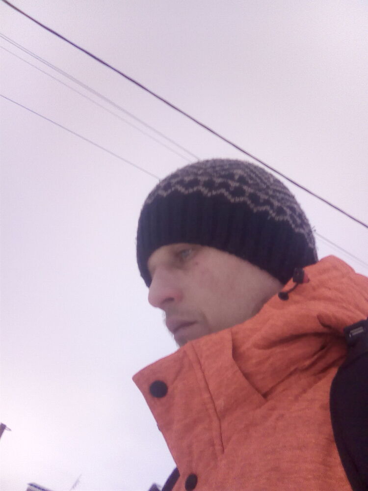  24946259  Alex, 37 ,     