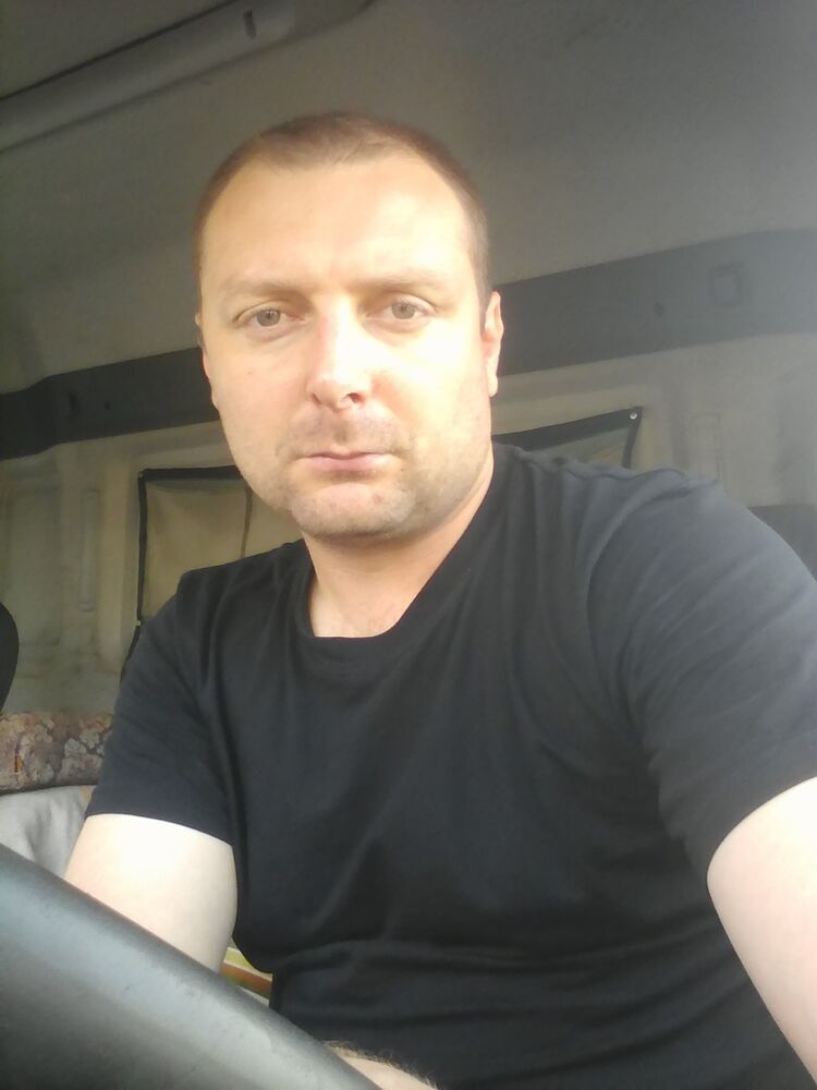  -,   Valentin, 44 ,   ,   , c 