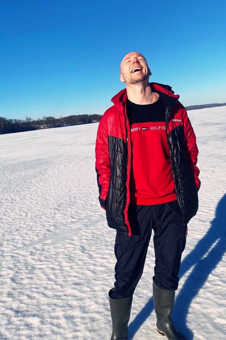  -,   Vladimir, 37 ,   ,   