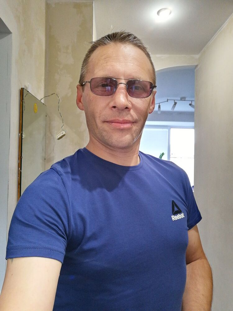  18360049  ANDREI, 49 ,    