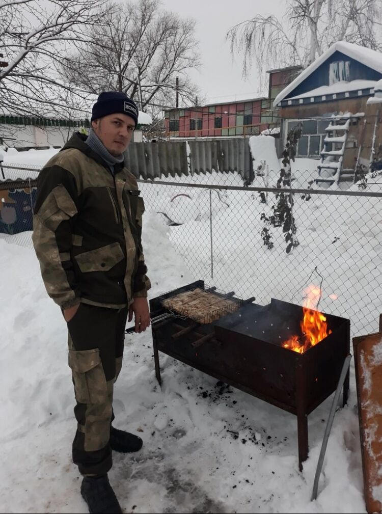  17867819  Viktor, 35 ,    